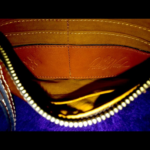 NWOT, Patricia Nash Wristlet ECWOT - Picture 8 of 10